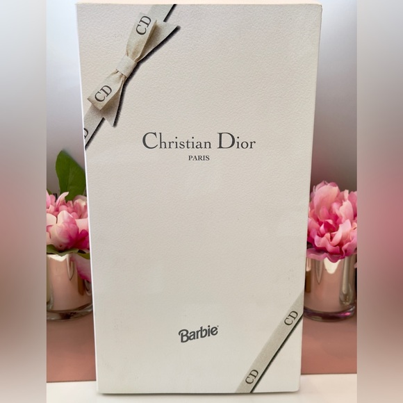 SOLD ❌ Christian Dior Barbie Collectible - Picture 9 of 10